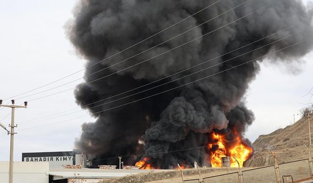Yangın paniği: Can kaybı yok, hisse işleme kapandı!