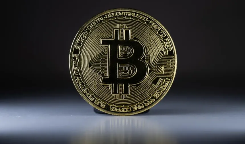 Bitcoin 100 bin doları aştı